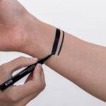 Waterproof soft - matte Eyeliner Pen - Carbon Black 01 (1.1 ml) - Image 5