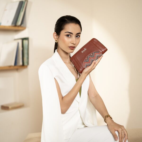 Arika Zipper Wallet - Gwalior Weaves
