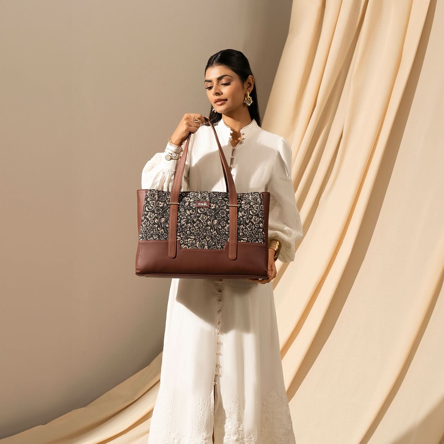 FloMotif_Teacher_s_Bag_ecfcc66d-4d3f-4c33-a6bd-6bd7d15108e0.jpg Zouk FloMotif Maya Multitasker Tote Bag - Image 1