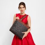 Taj Guldasta Everyday Tote Bag