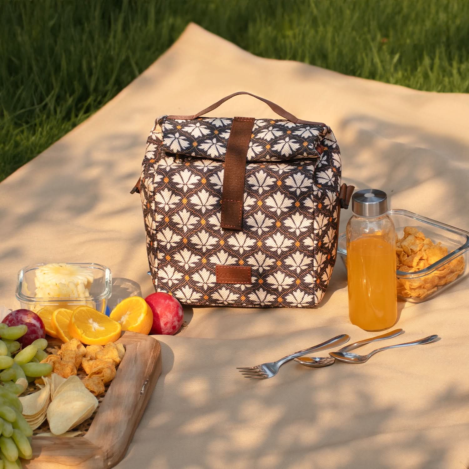 BidriKaiserRollUpLunchBag_7d3119f6-d2c4-46a1-9e94-2c39f3b1b680.jpg Bidri Kaiser Roll Up Lunch Bag - Image 1